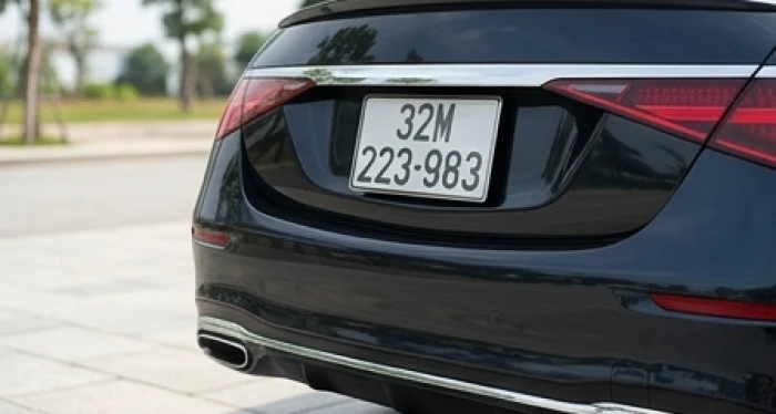 Cận cảnh phần đuôi ô tô gắn biển số xe đuôi 68 phong thủy mang ý nghĩa lộc phát cho chủ xe