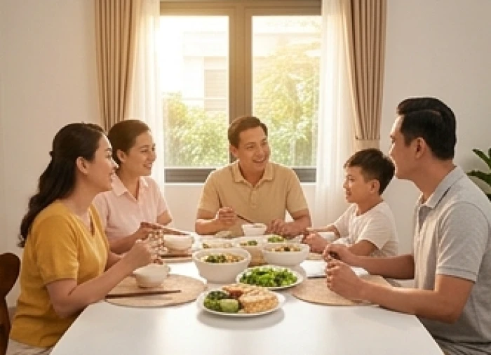 Bữa cơm gia đình ấm cúng với những nụ cười hạnh phúc rạng rỡ của các thành viên trong ngôi nhà hiện đại