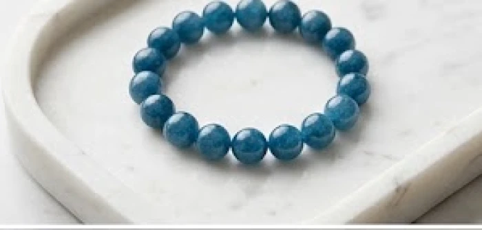 Vòng tay đá aquamarine màu xanh dương dịu mát cho tuổi Canh Thân