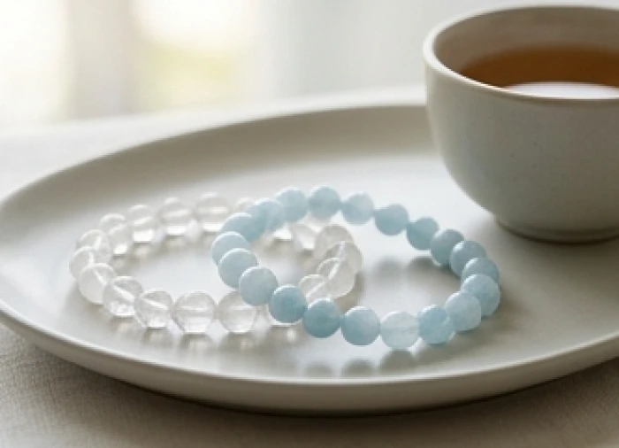 Vòng tay đá thạch anh trắng tự nhiên và aquamarine bổ trợ năng lượng cho người tuổi Đinh Sửu mệnh Thủy